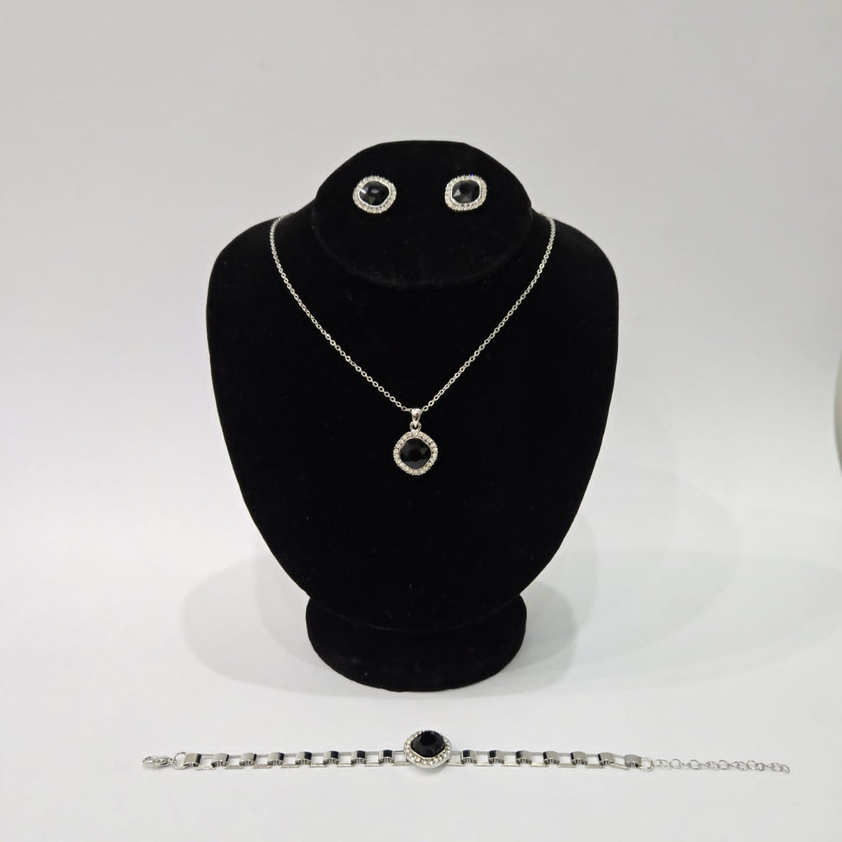 Black Elegance Jewelry Set
